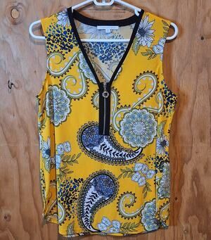 Linda Matthews Shirt Womens Size Medium Sleeveless Yellow Paisley Summer Classic